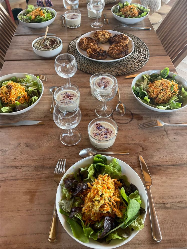 Repas équilibré servi pendant la retraite